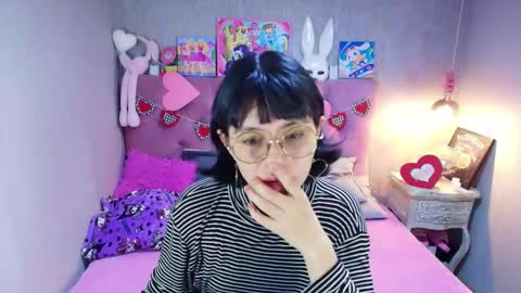Snapshot of mooncharlotte chatting on 02/15/26, 06:48 Charlotte online show from 02/15/26, 06:48