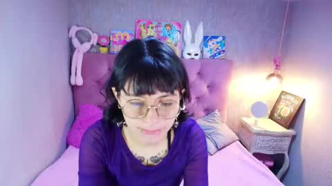 Snapshot of mooncharlotte chatting on 02/17/26, 06:36 Charlotte online show from 02/17/26, 06:36