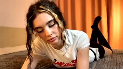 moonfaairy online show from 07/24/26, 10:08