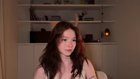 Snapshot of moonfaced_ chatting on 07/05/26, 07:32 Ann online show from 07/05/26, 07:32