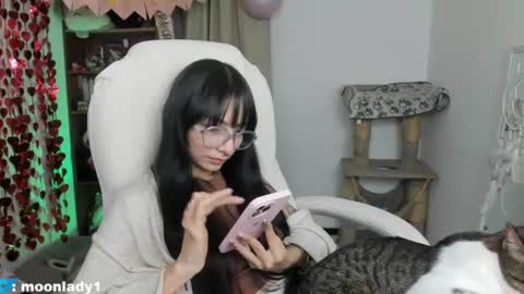 MOON  online show from 07/12/26, 02:13