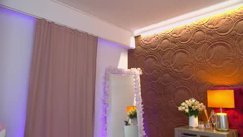 moonligt_iris online show from 10/09/25, 06:00