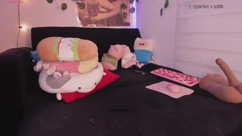 moonliight__ online show from 09/24/25, 10:24