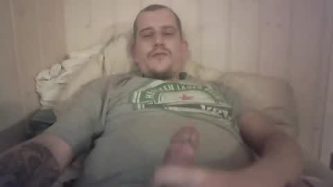 Snapshot of moonlines chatting on 12/14/24, 03:25 BouncyBoner online show from 12/14/24, 03:25