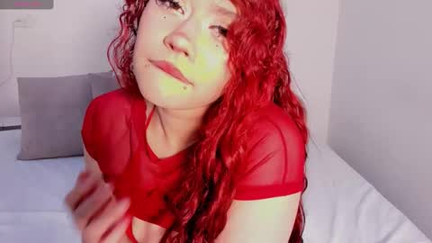 Snapshot of moonlover_2 chatting on 11/19/25, 09:26 Kitty online show from 11/19/25, 09:26