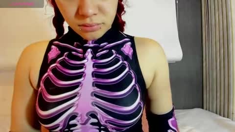 Snapshot of moonlover_2 chatting on 11/22/25, 07:02 Kitty online show from 11/22/25, 07:02