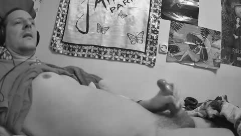 Moonlucky007 online show from 12/14/25, 07:03