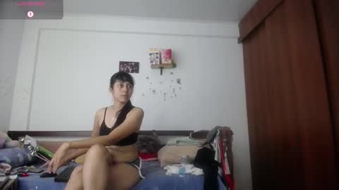 moonlunita online show from 10/21/25, 05:35