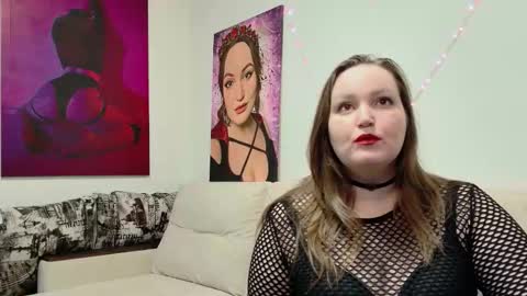 Snapshot of moonshinelady chatting on 10/19/25, 11:55 Kate online show from 10/19/25, 11:55