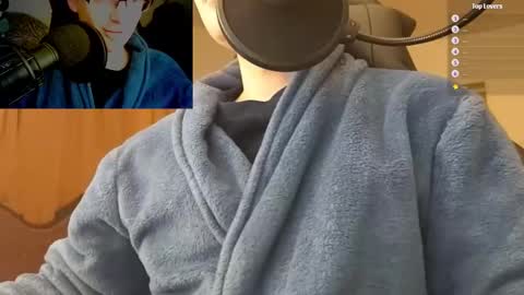 Snapshot of moonsire chatting on 01/13/25, 08:05 Moonsire online show from 01/13/25, 08:05