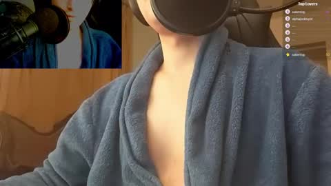 Snapshot of moonsire chatting on 01/13/25, 07:53 Moonsire online show from 01/13/25, 07:53
