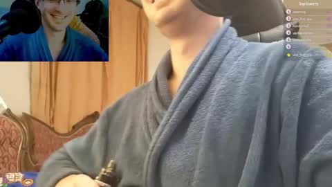 Snapshot of moonsire chatting on 01/18/25, 01:41 Moonsire online show from 01/18/25, 01:41