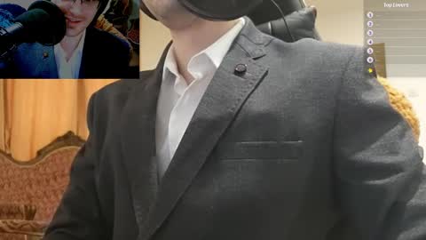 Snapshot of moonsire chatting on 01/18/25, 10:06 Moonsire online show from 01/18/25, 10:06