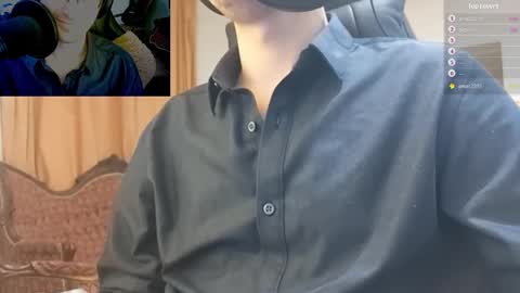 Snapshot of moonsire chatting on 01/19/25, 08:29 Moonsire online show from 01/19/25, 08:29