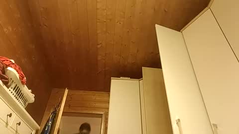 Snapshot of moos1 chatting on 10/09/25, 05:05 moos1 online show from 10/09/25, 05:05