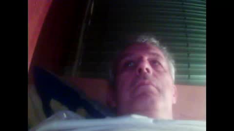 Snapshot of moos1 chatting on 10/16/25, 07:15 moos1 online show from 10/16/25, 07:15