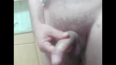 Snapshot of moos1 chatting on 10/30/25, 01:40 moos1 online show from 10/30/25, 01:40