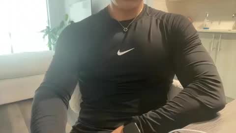 Snapshot of mora594574 chatting on 10/18/25, 09:48 mora594574 online show from 10/18/25, 09:48