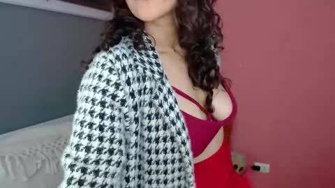 Snapshot of mora_haze chatting on 10/22/25, 12:11 Mora Haze 3 online show from 10/22/25, 12:11