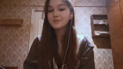 Snapshot of morabeem chatting on 12/18/25, 01:17 Lea online show from 12/18/25, 01:17