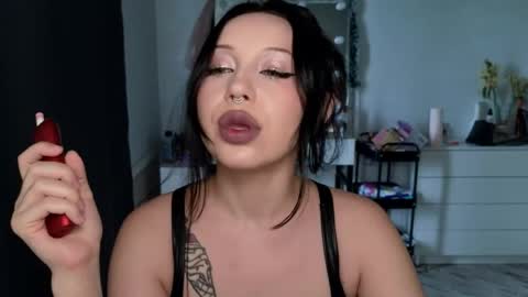 Snapshot of moranagoddess chatting on 06/07/26, 01:26 Morana follow my boosty online show from 06/07/26, 01:26