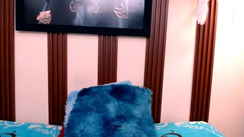 alexia online show from 06/17/26, 07:04