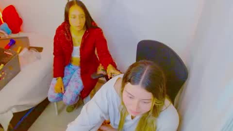 more_xxx online show from 09/23/25, 02:58