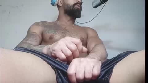 Snapshot of moreno_lutador chatting on 11/08/25, 05:07 John john online show from 11/08/25, 05:07