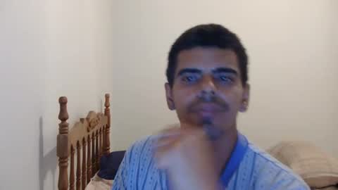 Snapshot of morenokaxu chatting on 08/01/26, 12:32 morenokaxu online show from 08/01/26, 12:32