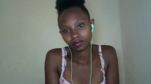 Snapshot of morgane_69 chatting on 05/21/26, 08:10 morgane_69 online show from 05/21/26, 08:10