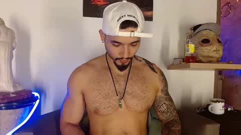 Snapshot of morgann_jones chatting on 11/03/25, 04:03 morgan online show from 11/03/25, 04:03