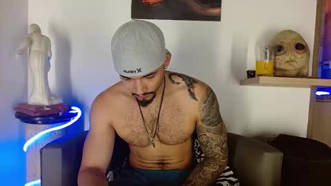 Snapshot of morgann_jones chatting on 11/12/25, 08:08 morgan online show from 11/12/25, 08:08