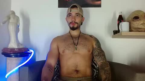 Snapshot of morgann_jones chatting on 11/16/25, 10:04 morgan online show from 11/16/25, 10:04