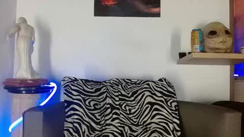 Snapshot of morgann_jones chatting on 11/22/25, 08:35 morgan online show from 11/22/25, 08:35