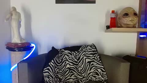 Snapshot of morgann_jones chatting on 11/23/25, 03:45 morgan online show from 11/23/25, 03:45