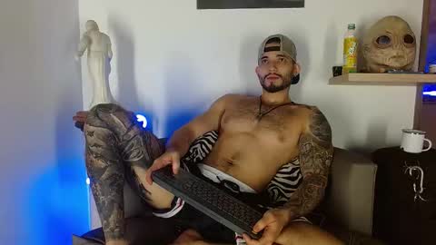 Snapshot of morgann_jones chatting on 11/26/25, 06:14 morgan online show from 11/26/25, 06:14