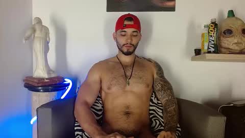 Snapshot of morgann_jones chatting on 11/26/25, 08:32 morgan online show from 11/26/25, 08:32