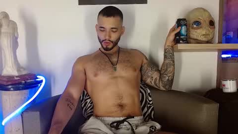 Snapshot of morgann_jones chatting on 12/04/25, 03:43 morgan online show from 12/04/25, 03:43