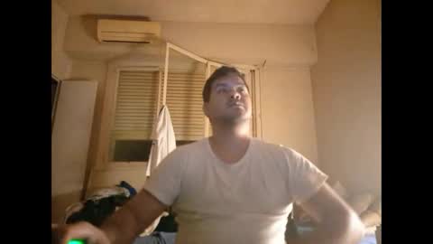 Snapshot of morocho777 chatting on 10/23/25, 04:56 Bruno online show from 10/23/25, 04:56