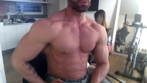 Snapshot of mosh2 chatting on 09/13/25, 08:52 Kattie Mosh online show from 09/13/25, 08:52