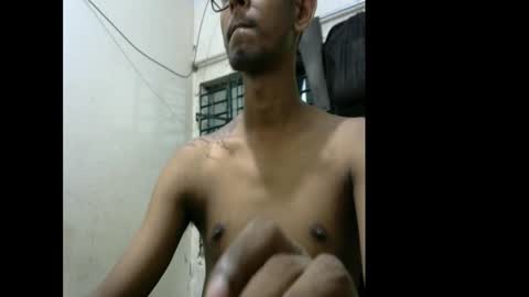 Snapshot of moso999 chatting on 10/17/25, 05:48 moso999 online show from 10/17/25, 05:48