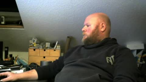 Snapshot of mossler chatting on 01/11/25, 06:23 Martin online show from 01/11/25, 06:23