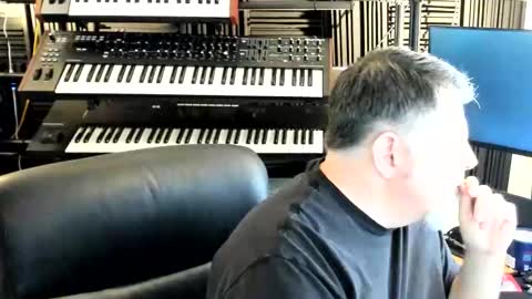 mostly_unbothered online show from 05/08/26, 07:14