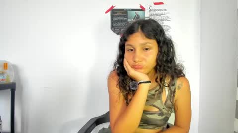 Snapshot of motasandcalis chatting on 05/07/26, 10:26 Mollys online show from 05/07/26, 10:26