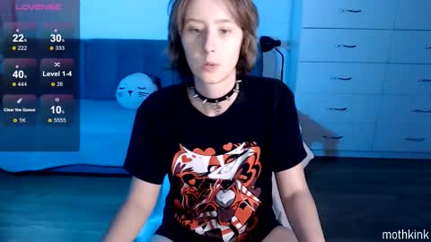 Snapshot of mothkink chatting on 10/24/25, 04:03 mothkink Moth  -  online show from 10/24/25, 04:03