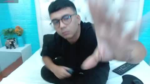 Mou Fly online show from 09/20/25, 12:50