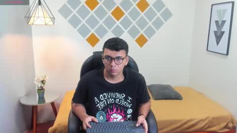 Mou Fly online show from 09/30/25, 11:48