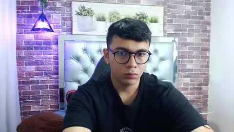 Mou Fly online show from 10/01/25, 11:49