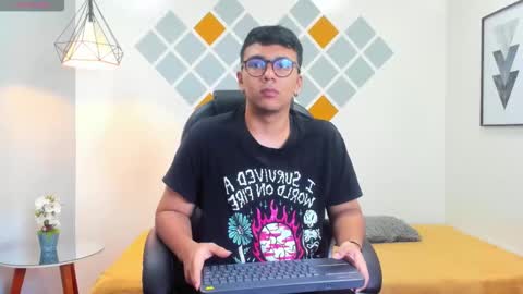 Mou Fly online show from 10/03/25, 11:29