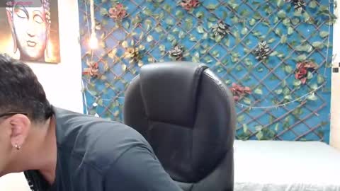 Mou Fly online show from 10/05/25, 11:19